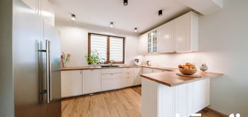 Dom z pompą ciepła i fotowoltaiką wg starych zasad