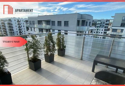 Dwa pokoje z pięknym tarasem.