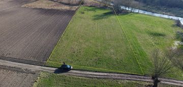 Nad rzeką na równinie mazowieckiej