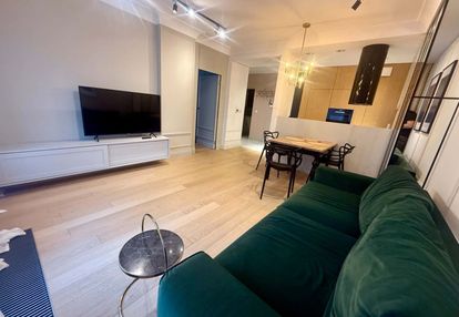 Apartament w centrum z widokiem na zieleń
