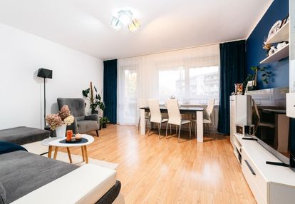 3 pokoje, duży balkon - mroza