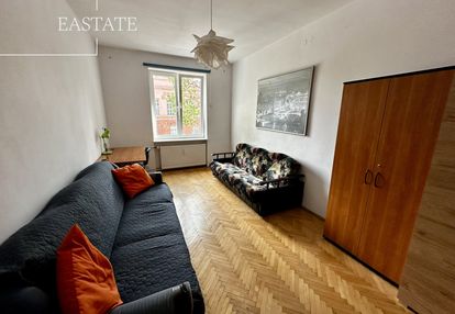 Dwa niezależne pokoje, oddzielna kuchnia, centrum