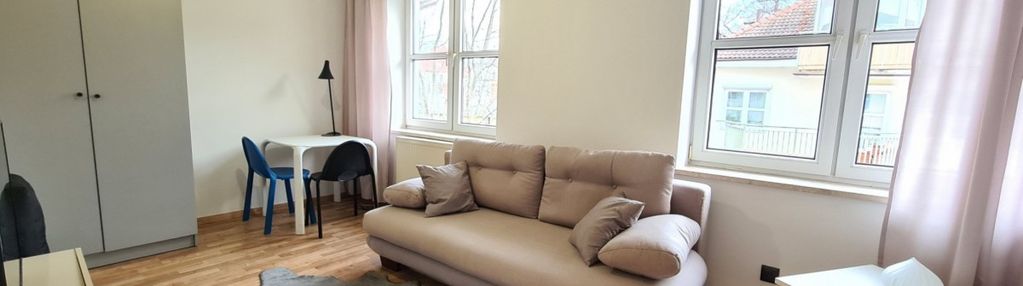 2 niezależne pokoje nad morzem, umeblowane.