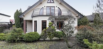 Dom jednorodzinny z garażem na dużej działce