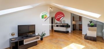 Sprzedam klimatyczne, poddaszowe mieszkanie/ruczaj