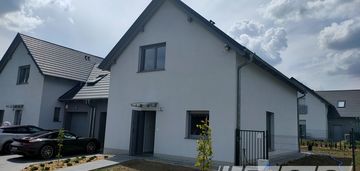 Nowy dom dla rodziny w cichej okolicy