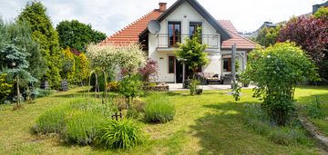 Dom z bajecznym ogrodem | działka 8 ar | 6 pokoi