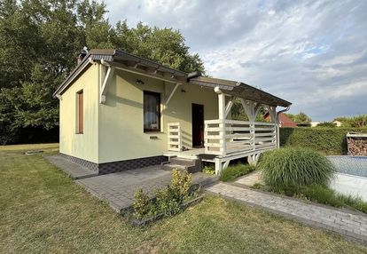 Nieruchomość z basenem/wiatą/z wyposażeniem
