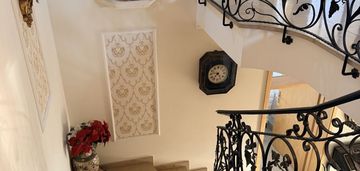 Włochy | dom | 7 pokoi | blisko komunikacji