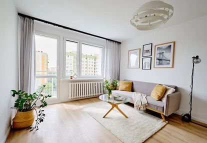 -świeżo po remoncie-rozkład-media miejskie-balkon-