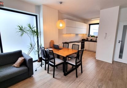 Nowoczesny bliźniak, na ogrodz. osiedlu, arturówek