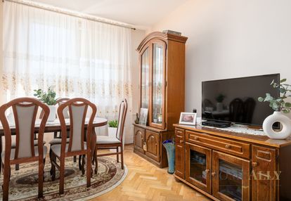 3 pokoje w zadbanej kamiennicy na mokotowie