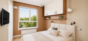 3 pokoje, 2 łazienki, narożne, balkon, garaż!