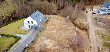 Działka z projektem koncep. domu, widok na las