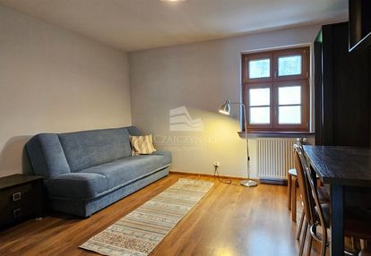 Kazimierza wlk.,,3 pok.,iiip.,74m2, m.miejskie