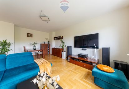 Dwupoziomowy apartament z widokiem na park