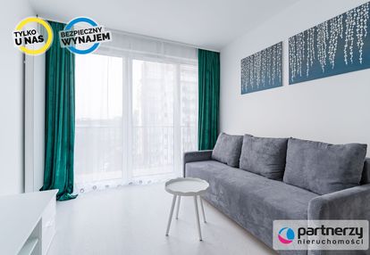 Nowe umeblowane z hala garażową i koórką.