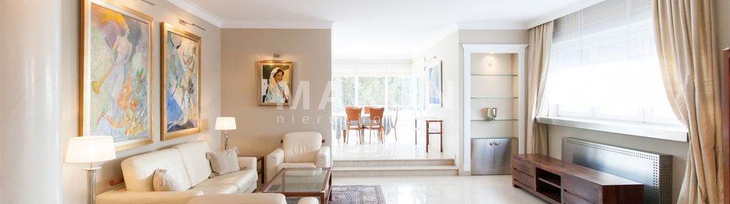 Luxury penthose with a garden and panoramic view
