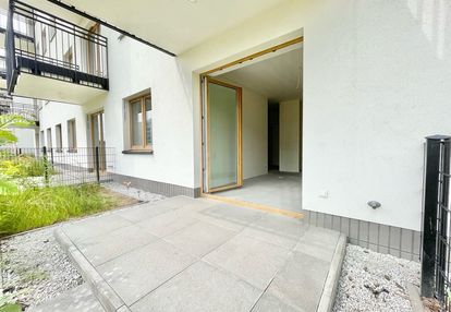 Mieszkanie z ogródkiem 150m od stacji metra!
