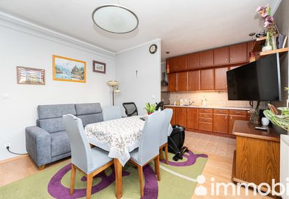 Zadbane 2 pokoje z balkonem na mokotowie