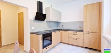 Julianów - dom o pow. 225 m2 garaż ul. bema