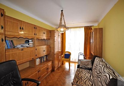 Blok, i piętro, możliwość garażu na osiedlu