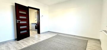 Duża kawalerka w kamienicy