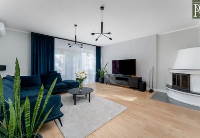 Dom w zabudowie bliźniaczej na woli justowskiej