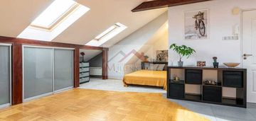 Unikatowa kawalerka na mokotowie z dużym garażem