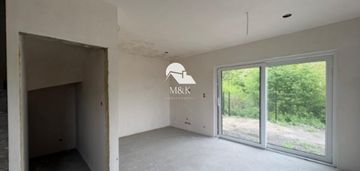Ostatni lokal, nowoczesny segment w błoniu