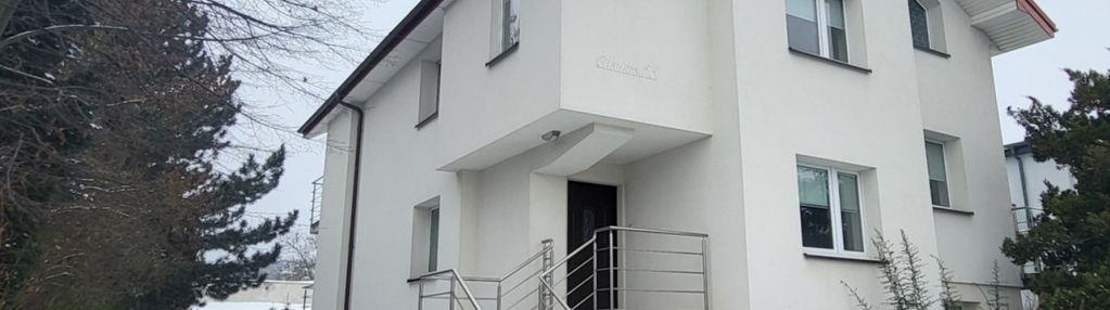 Dom podzielony na 2 mieszkania oraz dom w ogrodzie