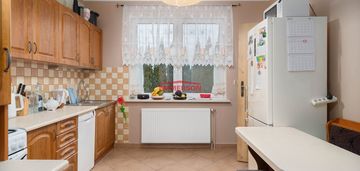 Wolnostojący, blisko brzeska, światłowód