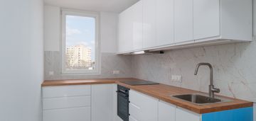 3-pok. mieszkanie po gen. remoncie – blisko metra