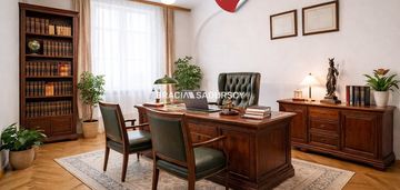 Parterowy lokal na starym mieście.