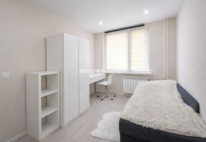 4 pokoje | balkon | po remoncie | os. piastów