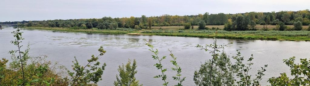 Piękna działka budowlana z linią brzegową narwii