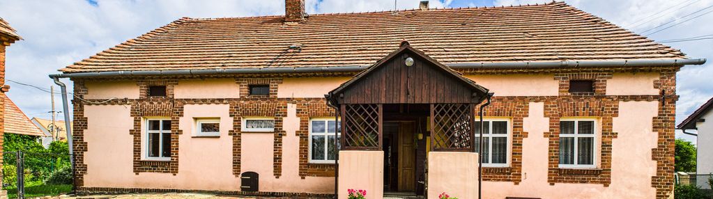 Dom z zabudowaniami, duża działka i wiejski klimat