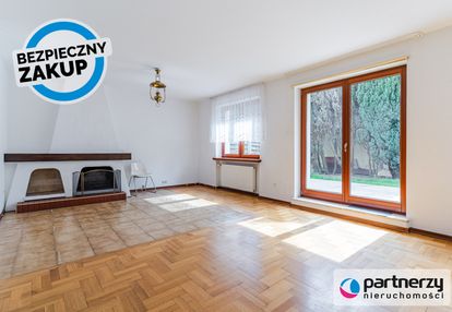 Dom na skraju kępy redłowskiej