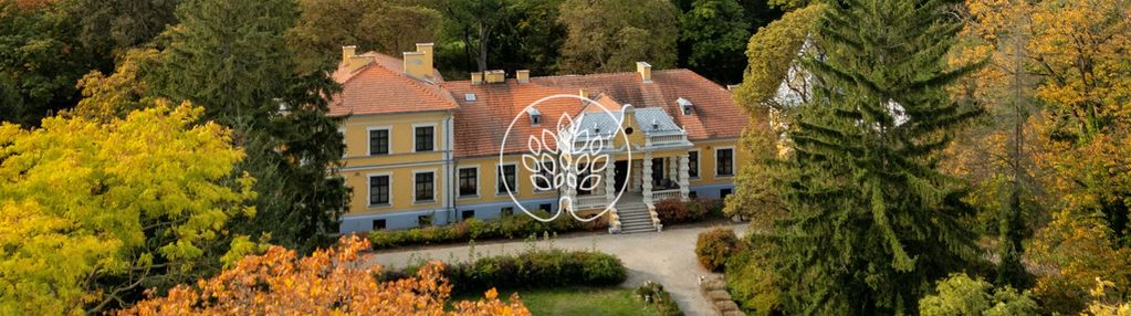 Zabytkowy pałac / 7,4 ha parku / prywatny staw