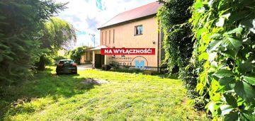 Dom z garażem i halą suków, duża działka