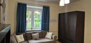 Przestronne studio z oddzielną kuchnią