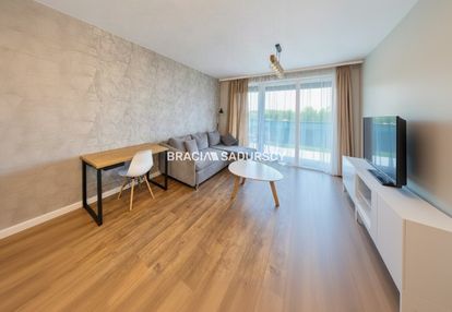 Przestronne studio z ogrodem i tarasam