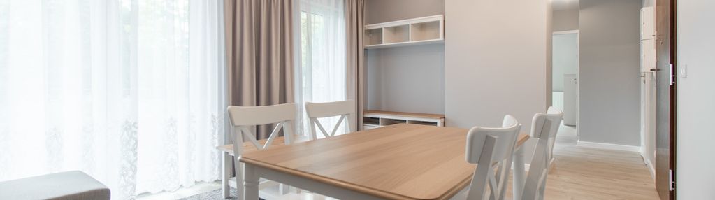 Prądnik czerwony, trzy pokoje, dwa balkony, 60m2.