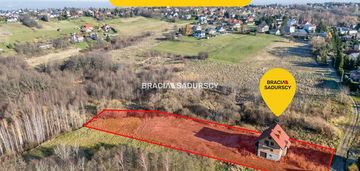 Dom  do własnej aranżacji na dużej działce.