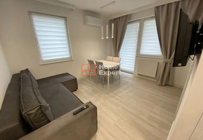 Gotowiec inwestycyjny 2 mieszkania+2 garaże