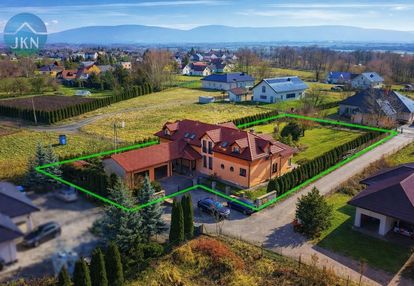 Duży dwurodzinny dom na pięknej działce