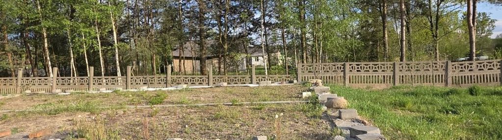Działka 4657 m²  fundamentami pod budowę