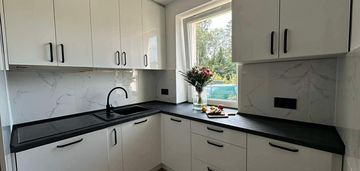 Mieszkanie po remoncie z garażem i ogródkiem