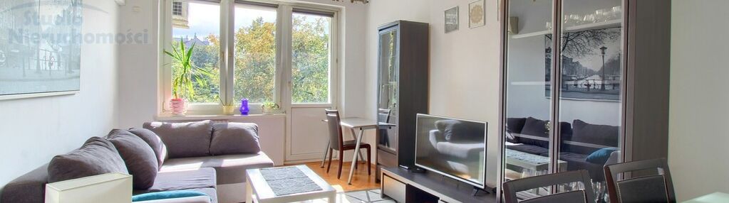 2 przestronne pokoje, balkon, i piętro