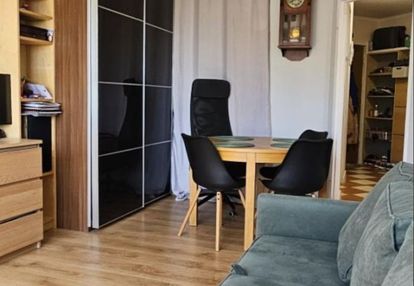 | 3 pokoje | miejsce postojowe | winda | balkon |